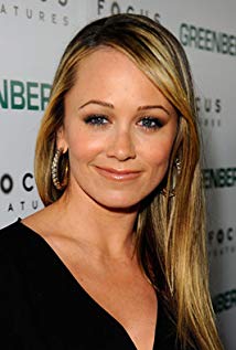 How tall is Christine Taylor?